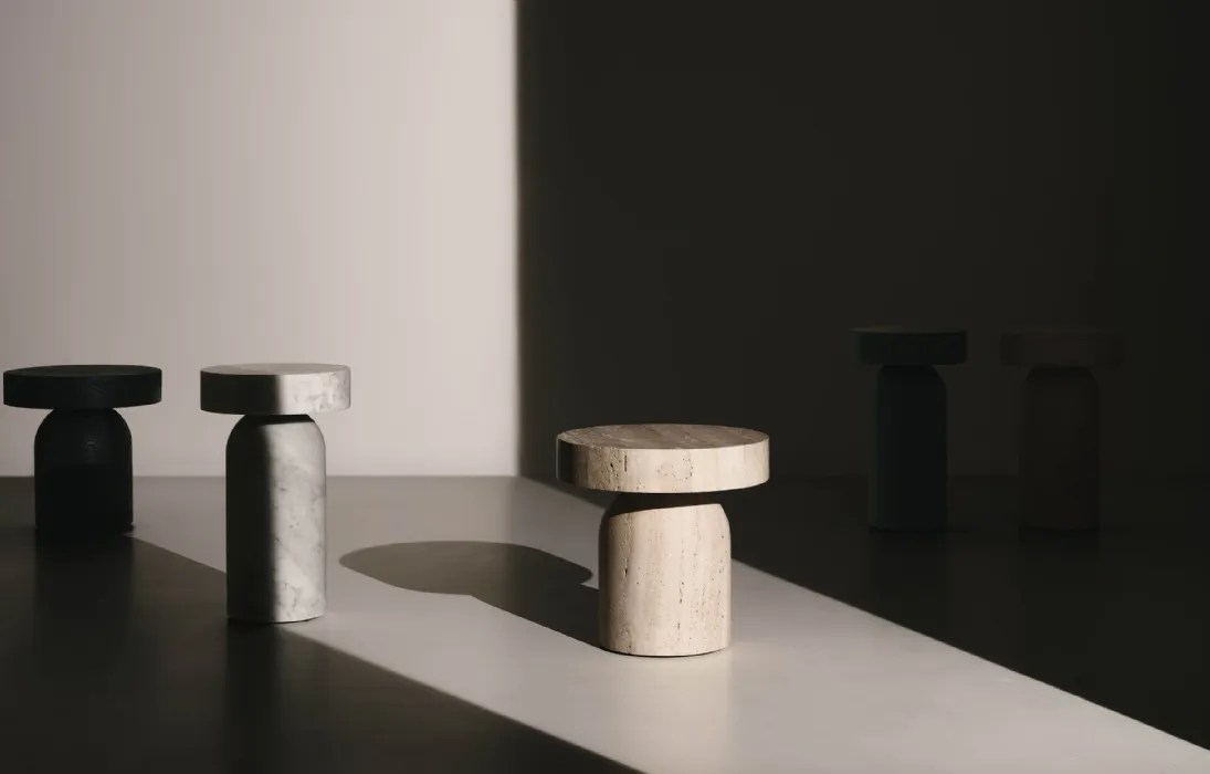 Tavolino monolitico di design in marmo Francis di Lema