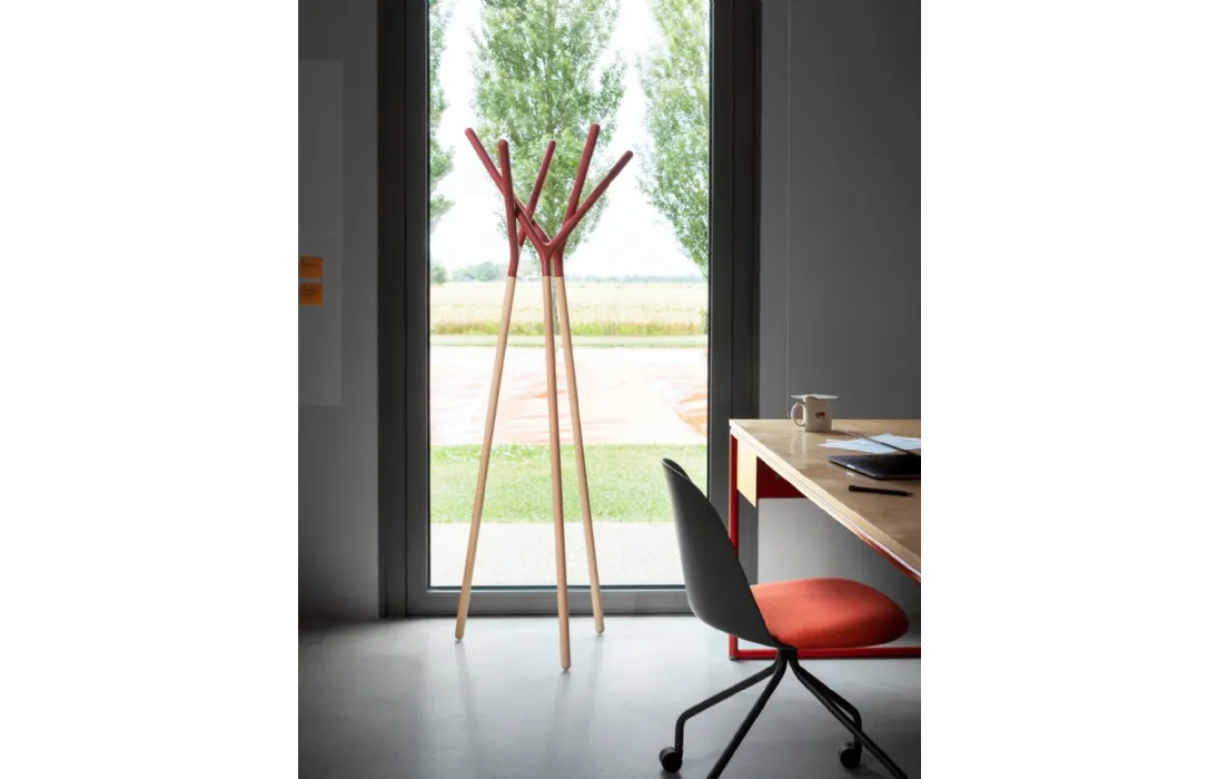 Appendiabiti in legno di Faggio Game Of Trust di Miniforms