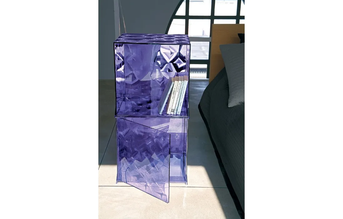 Cubo Contenitore impilabile in plexiglas con anta Optic di Kartell