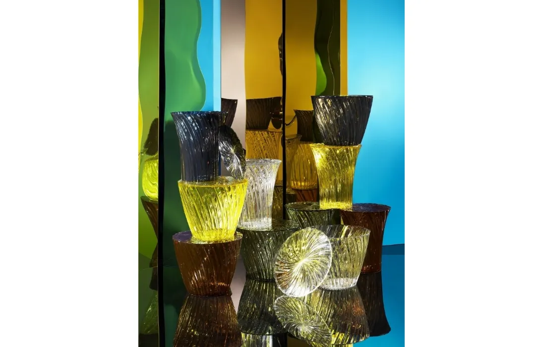 Tavolino o vaso contenitore in Pmma trasparente Sparkle di Kartell