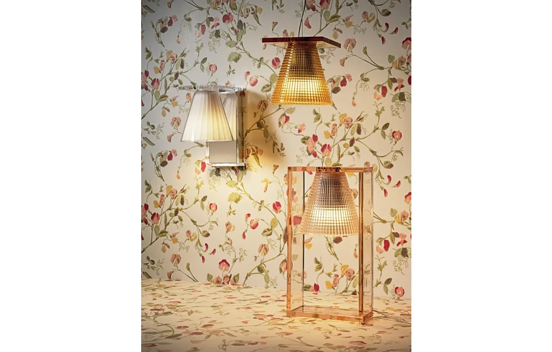 Lampada Light Air da tavolo e nella versione a parete e sospesa di Kartell