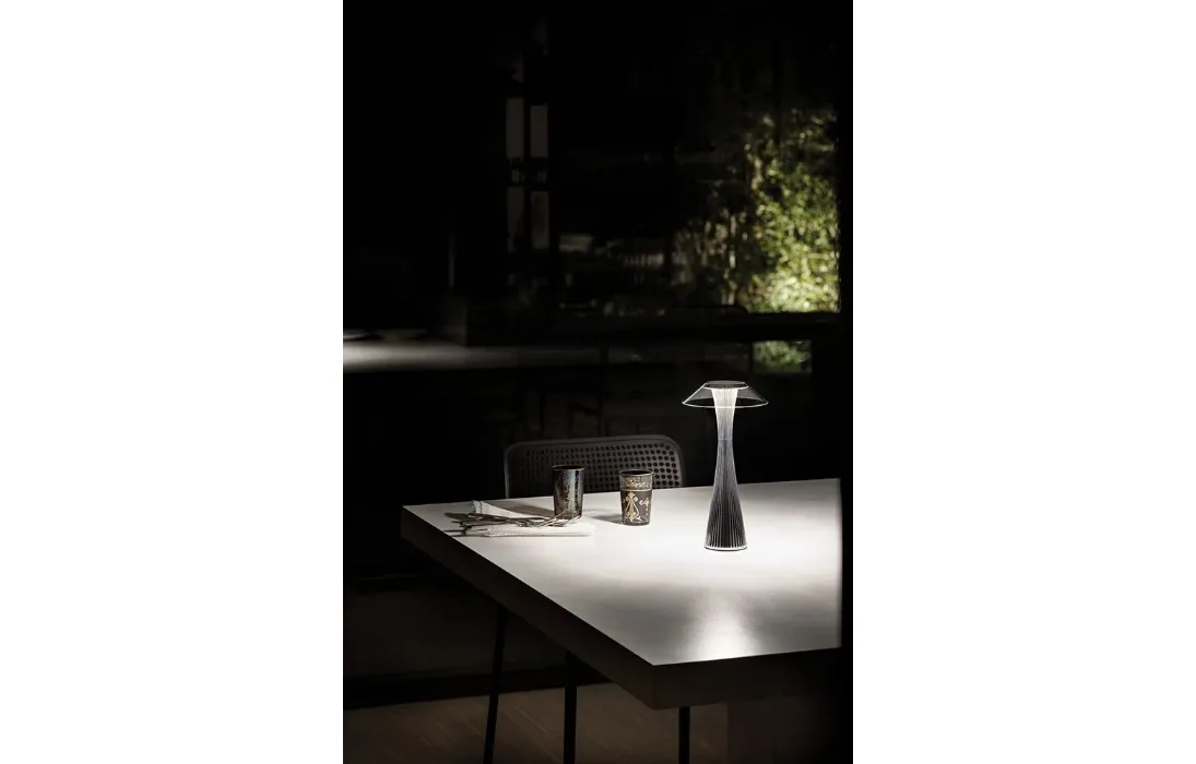 Lampada da esterno in plexiglas Space Outdoor di Kartell