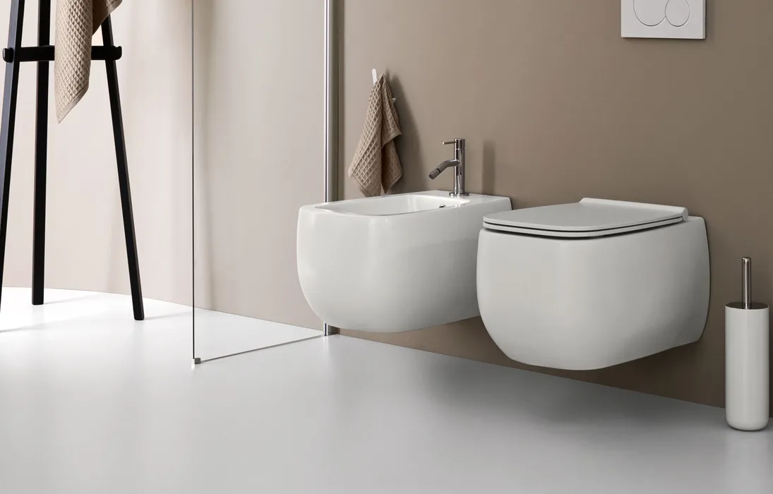 Sanitari Flò sospesi di Arblu