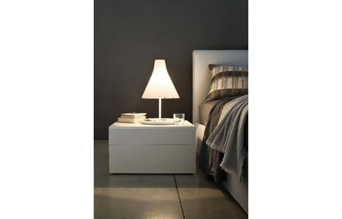 Comodino in laccato bianco opaco Quarantacinque di Lema