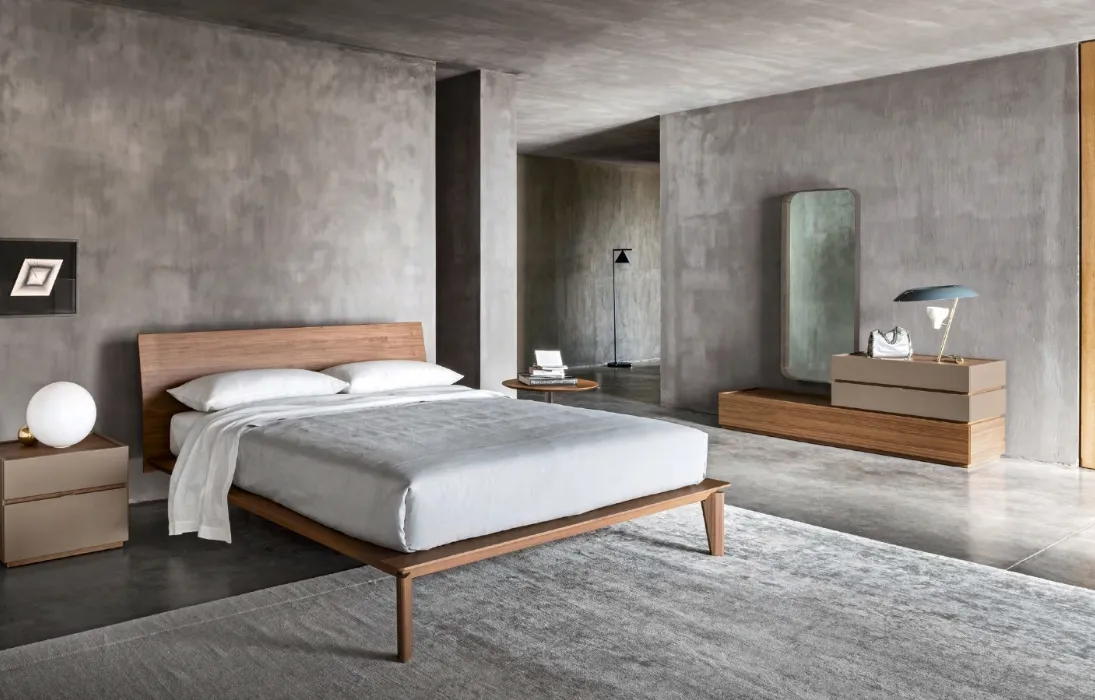 Letto in legno con testiera Folio di Sangiacomo