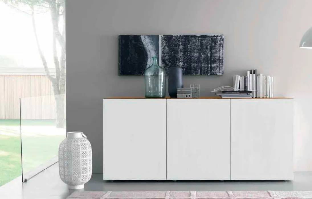 Madia in laccato opaco bianco a tre ante Box C78B di FGF Mobili