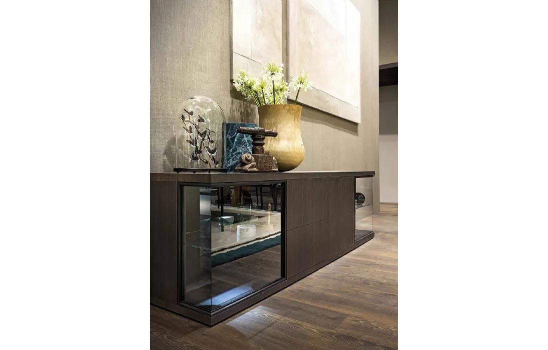 Mobile Porta Tv Glance in rovere termotrattato e vetro trasparente di Lema