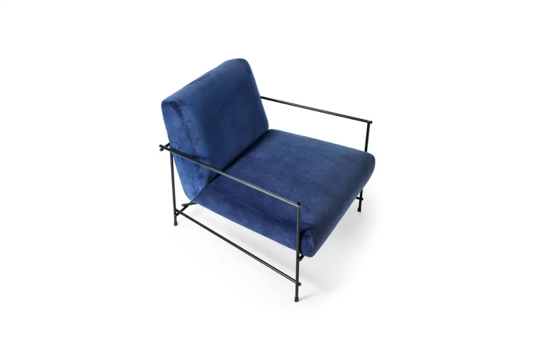 Poltroncina Kyo in tessuto con struttura in metallo di Ditre Italia