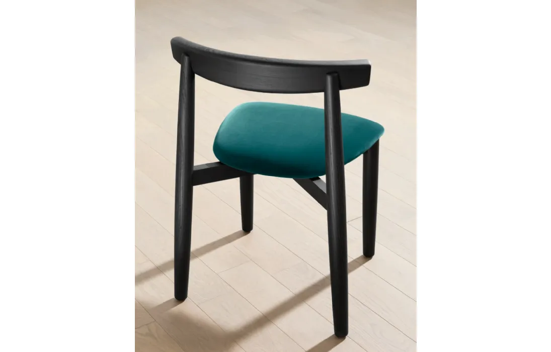 Sedia Claretta Bold in Frassino Nero con seduta imbottita in tessuto di Miniforms