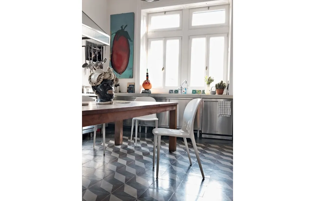 Sedia Thalya di Kartell