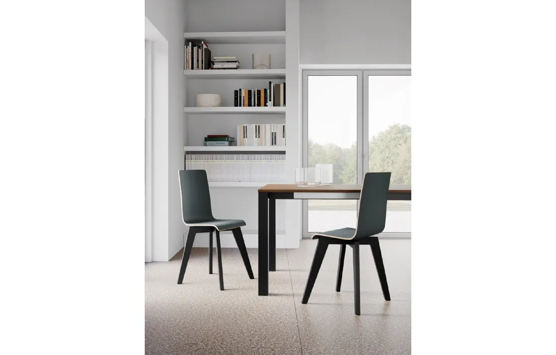 Sedia Kelly con struttura in legno e seduta in multistrato rivestito in Fenix di Arredo3