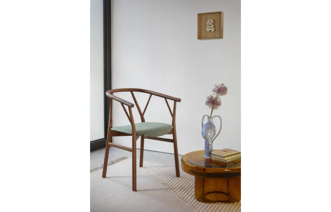 Sedia Valerie in Rovere tinto Noce con seduta in tessuto di Miniforms