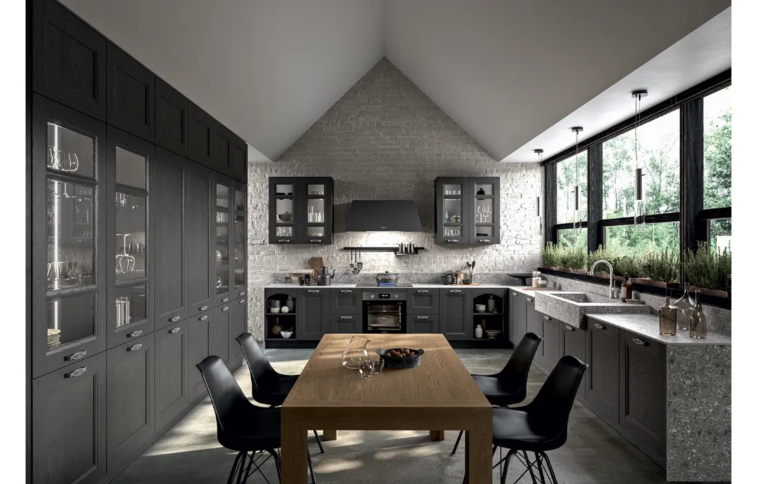 Cucina Classica angolare Gioiosa in legno di Frassino laccato Vulcano a poro aperto e top in Infinity Milan Stone, agglomerato di minerali compatto e impermeabile di Arredo3